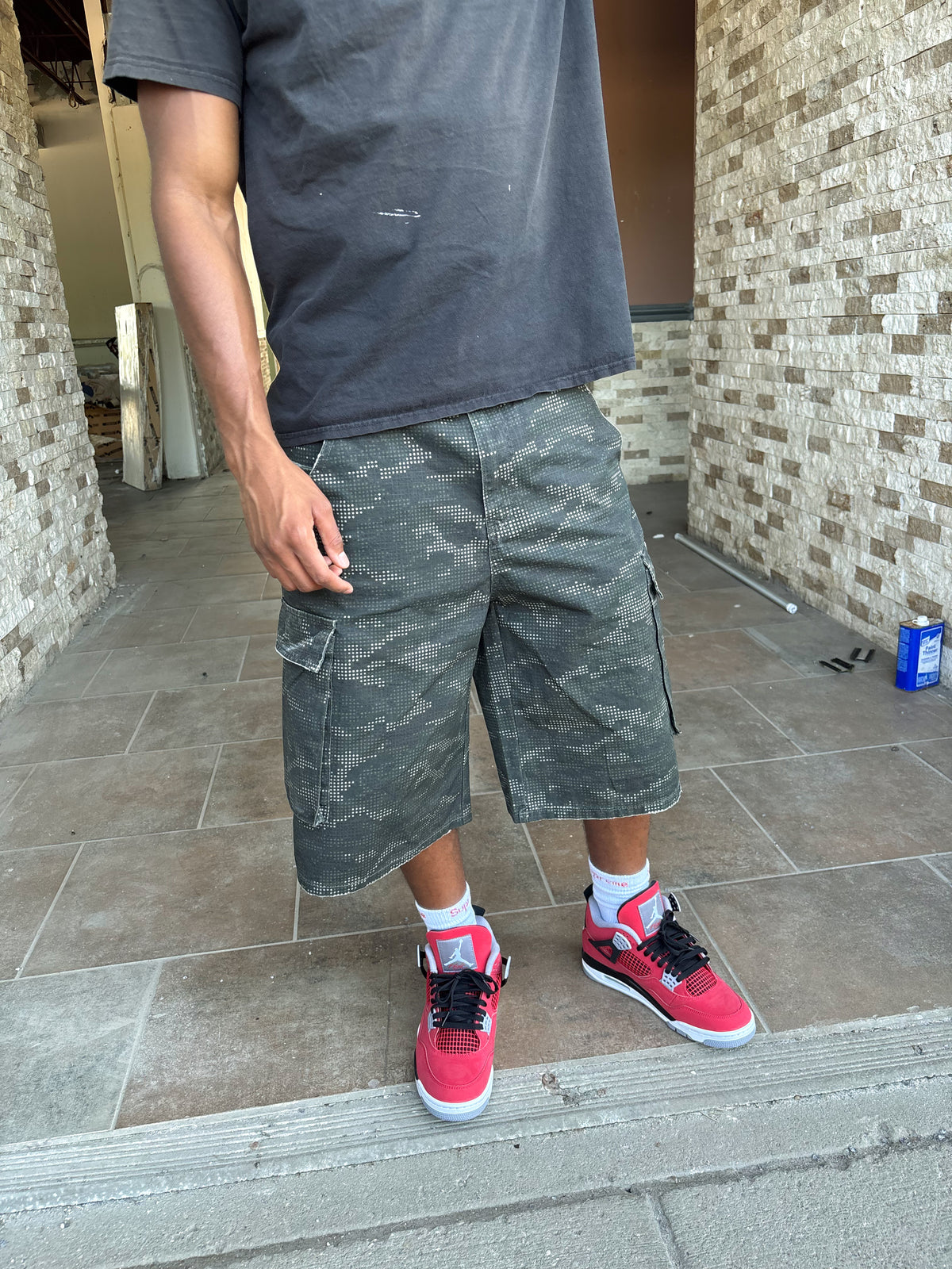 MILITIA CARGO SHORTS